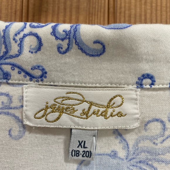 Jayes Studio White and Blue Floral Pajama Set - Picture 3 of 5